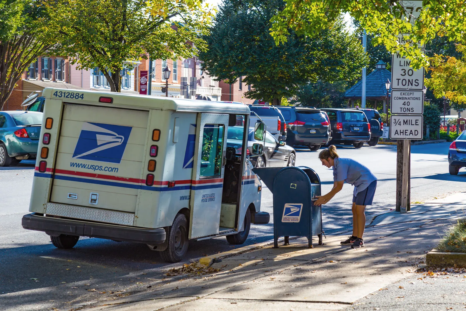 us mail delivery 2025